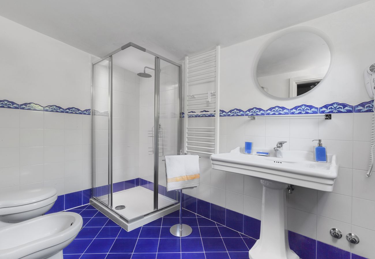 Villa in Sant´Agata sui Due Golfi - Villa Ferrara with Infinity Pool, Sea View, Parking and Garden