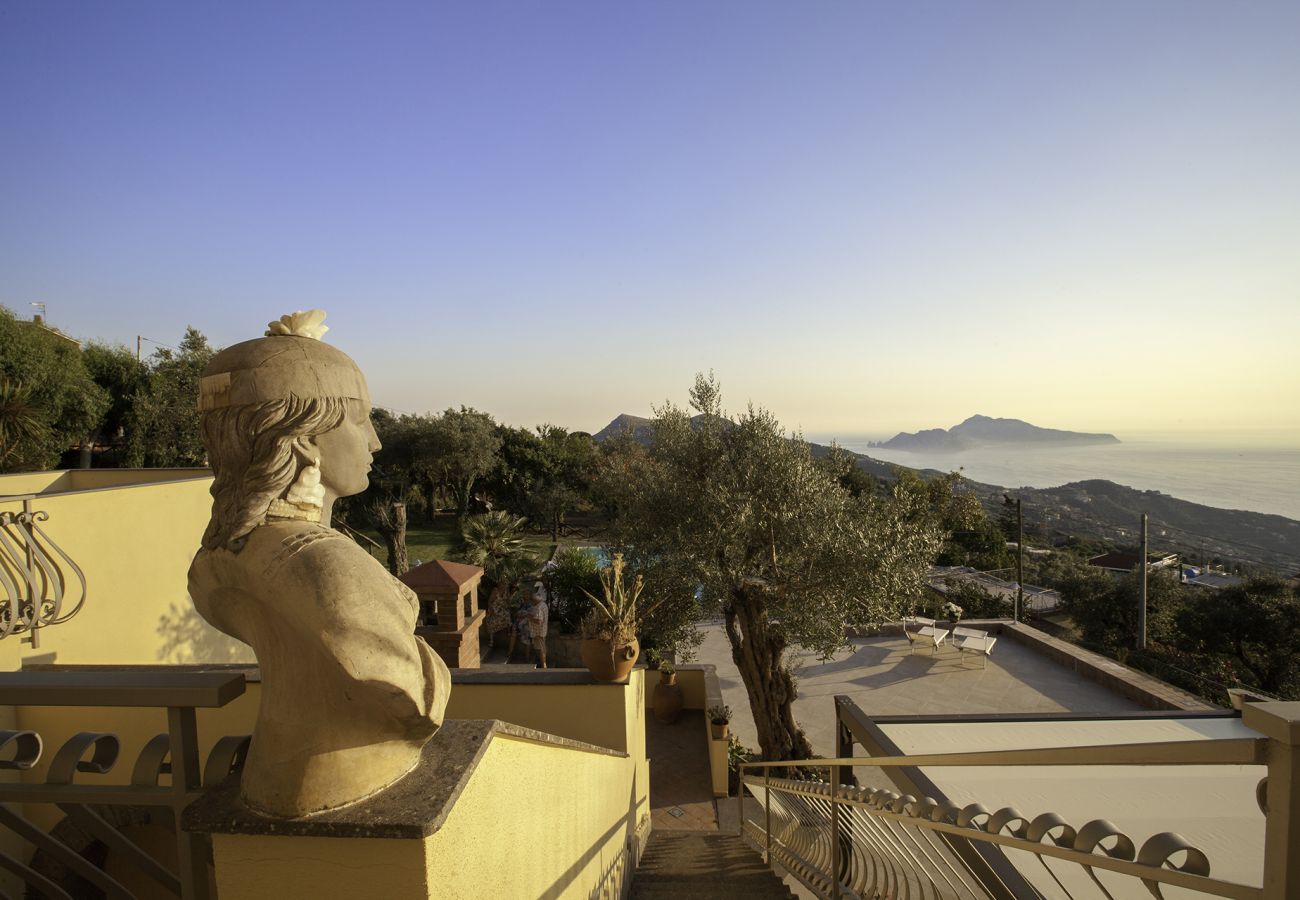Villa in Sant´Agata sui Due Golfi - Villa Ferrara with Infinity Pool, Sea View, Parking and Garden