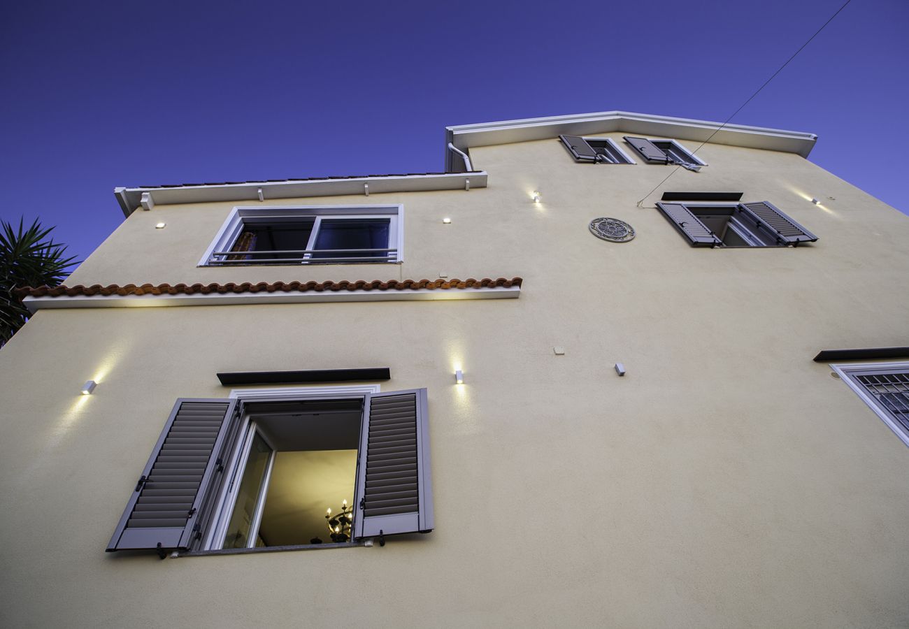 Villa in Sant´Agata sui Due Golfi - Villa Ferrara with Infinity Pool, Sea View, Parking and Garden