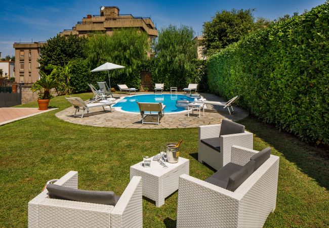 Villa in Sant´Agnello - AMORE RENTALS - Villa Lia with Private Pool, Garden and Parking Villa in Sant´Agnello - AMORE RENTALS - Villa Lia with Private Pool, Garden and Parking
