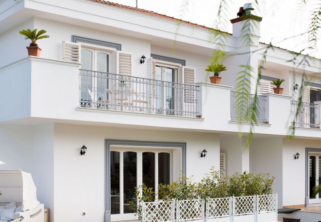 Villa in Sant´Agnello - AMORE RENTALS - Villa Lia with Private Pool, Garden and Parking Villa in Sant´Agnello - AMORE RENTALS - Villa Lia with Private Pool, Garden and Parking