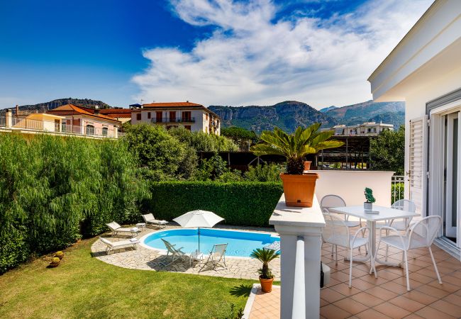 Villa in Sant´Agnello - AMORE RENTALS - Villa Lia with Private Pool, Garden and Parking Villa in Sant´Agnello - AMORE RENTALS - Villa Lia with Private Pool, Garden and Parking