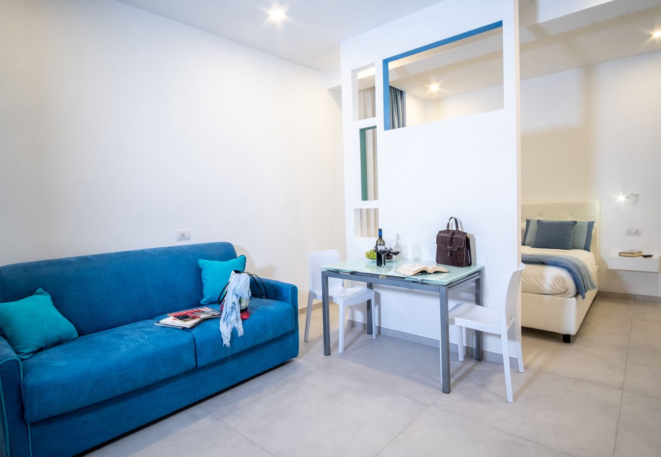 Apartment in Sorrento - AMORE RENTALS - Appartamento Leone Rosso 2 with Private Terrace, Air Conditioning and Internet Wi-Fi