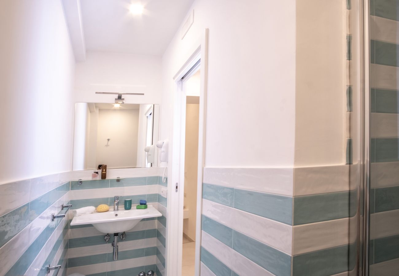 Apartment in Sorrento - AMORE RENTALS - Appartamento Leone Rosso 2 with Private Terrace, Air Conditioning and Internet Wi-Fi