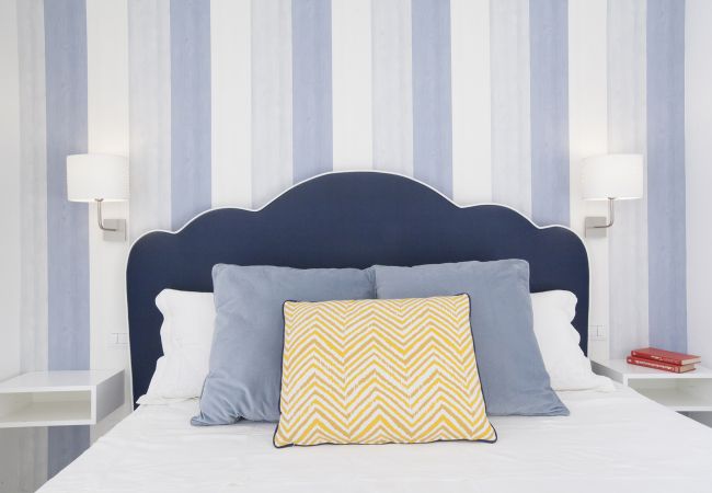 Apartment in Sorrento - AMORE RENTALS - Sara Home with Private Terrace, Air Conditioning and Internet Wi-Fi Apartment in Sorrento - AMORE RENTALS - Sara Home with Private Terrace, Air Conditioning and Internet Wi-Fi