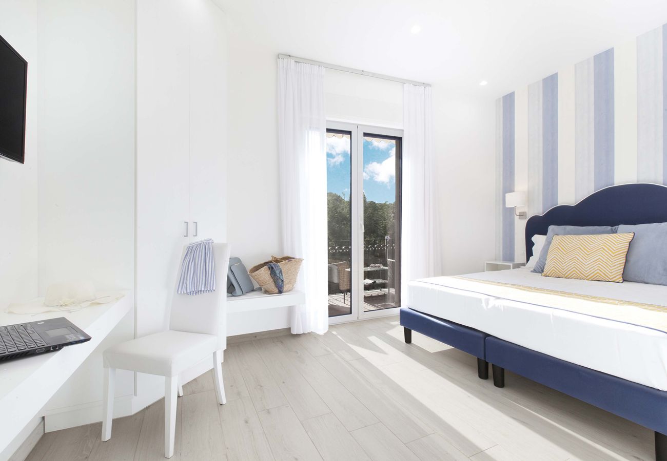 Apartment in Sorrento - AMORE RENTALS - Sara Home | Two Connected Apartments with Terraces in the Heart of Sorrento