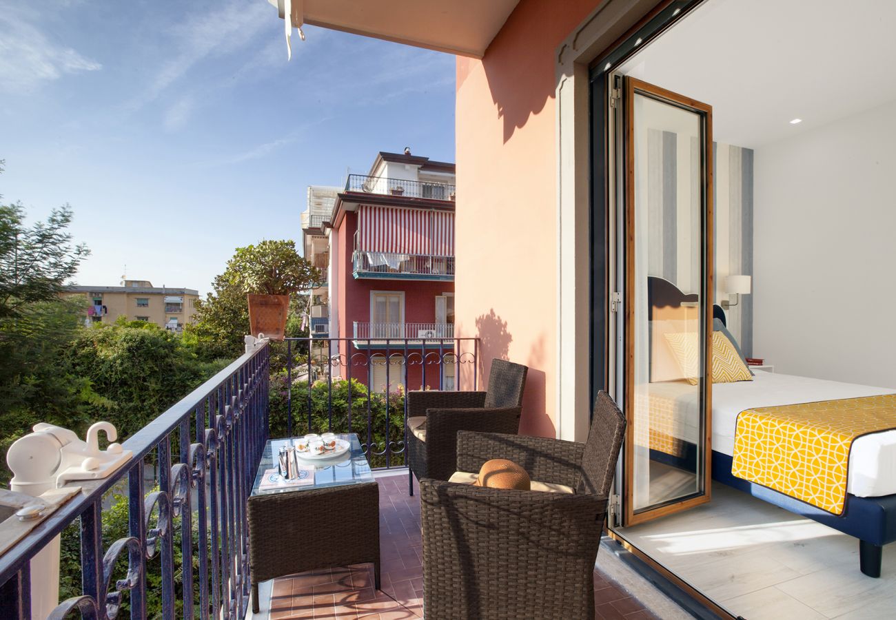 Apartment in Sorrento - AMORE RENTALS - Sara Home 1 with Private Terrace, Air Conditioning and Internet Wi-Fi