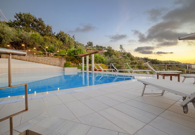 Villa in Massa Lubrense - AMORE RENTALS - Villa Elia with Private Pool, Sea View, Terraces, Parking and Garden Villa in Massa Lubrense - AMORE RENTALS - Villa Elia with Private Pool, Sea View, Terraces, Parking and Garden