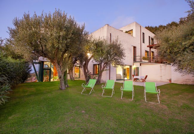 Villa in Massa Lubrense - AMORE RENTALS - Villa Elia with Private Pool, Sea View, Terraces, Parking and Garden Villa in Massa Lubrense - AMORE RENTALS - Villa Elia with Private Pool, Sea View, Terraces, Parking and Garden