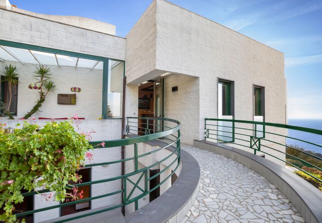 Villa in Massa Lubrense - AMORE RENTALS - Villa Elia with Private Pool, Sea View, Terraces, Parking and Garden Villa in Massa Lubrense - AMORE RENTALS - Villa Elia with Private Pool, Sea View, Terraces, Parking and Garden