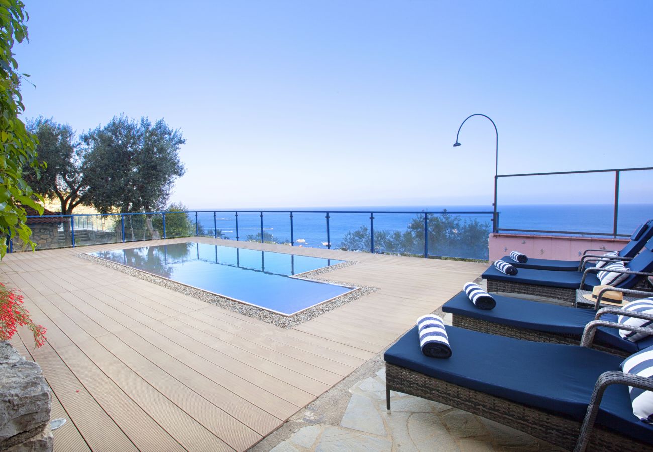 Villa in Nerano - AMORE RENTALS - Villa The Phoenix with Private Swimming Pool, Sea View, Terrace and Parking