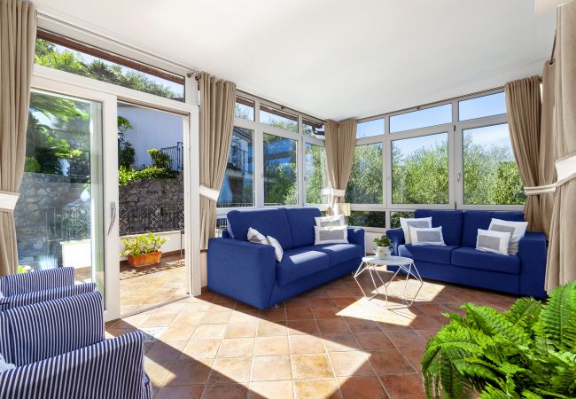 Villa in Sorrento - AMORE RENTALS - Villa Bianca with Private Swimming Pool, Sea View, Terraces, Parking and Barbecue