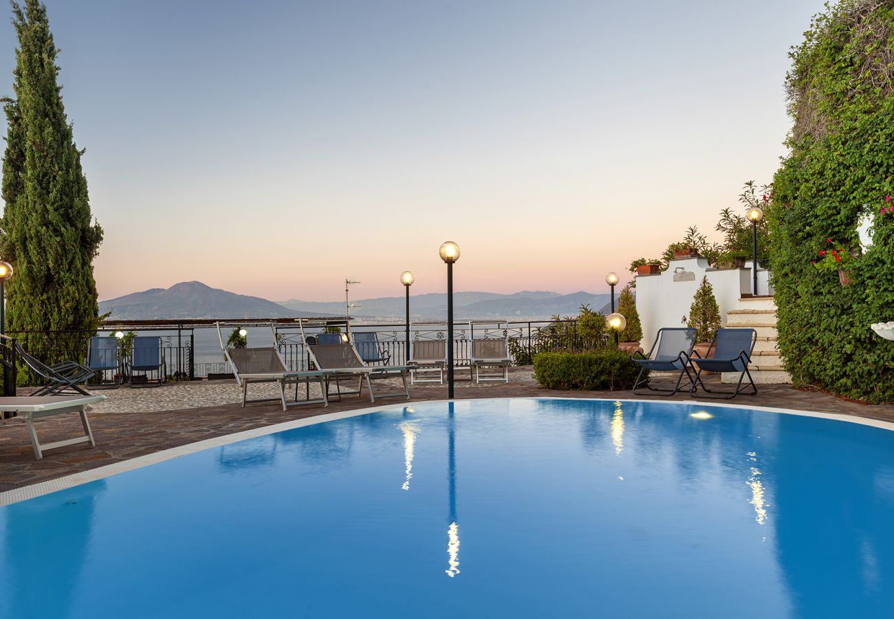 Villa in Sorrento - AMORE RENTALS - Villa Bianca with Private Swimming Pool, Sea View, Terraces, Parking and Barbecue