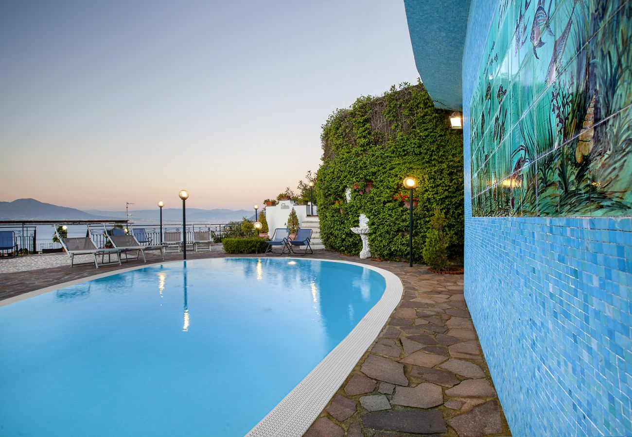 Villa in Sorrento - AMORE RENTALS - Villa Bianca with Private Swimming Pool, Sea View, Terraces, Parking and Barbecue