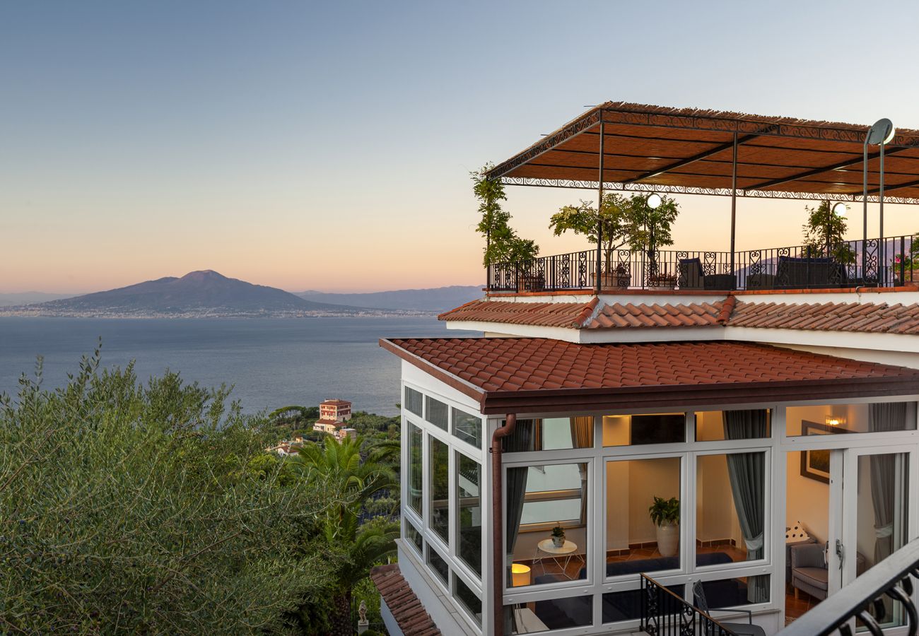 Villa in Sorrento - AMORE RENTALS - Villa Bianca with Private Swimming Pool, Sea View, Terraces, Parking and Barbecue