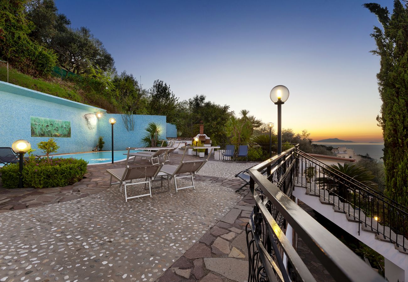 Villa in Sorrento - AMORE RENTALS - Villa Bianca with Private Swimming Pool, Sea View, Terraces, Parking and Barbecue