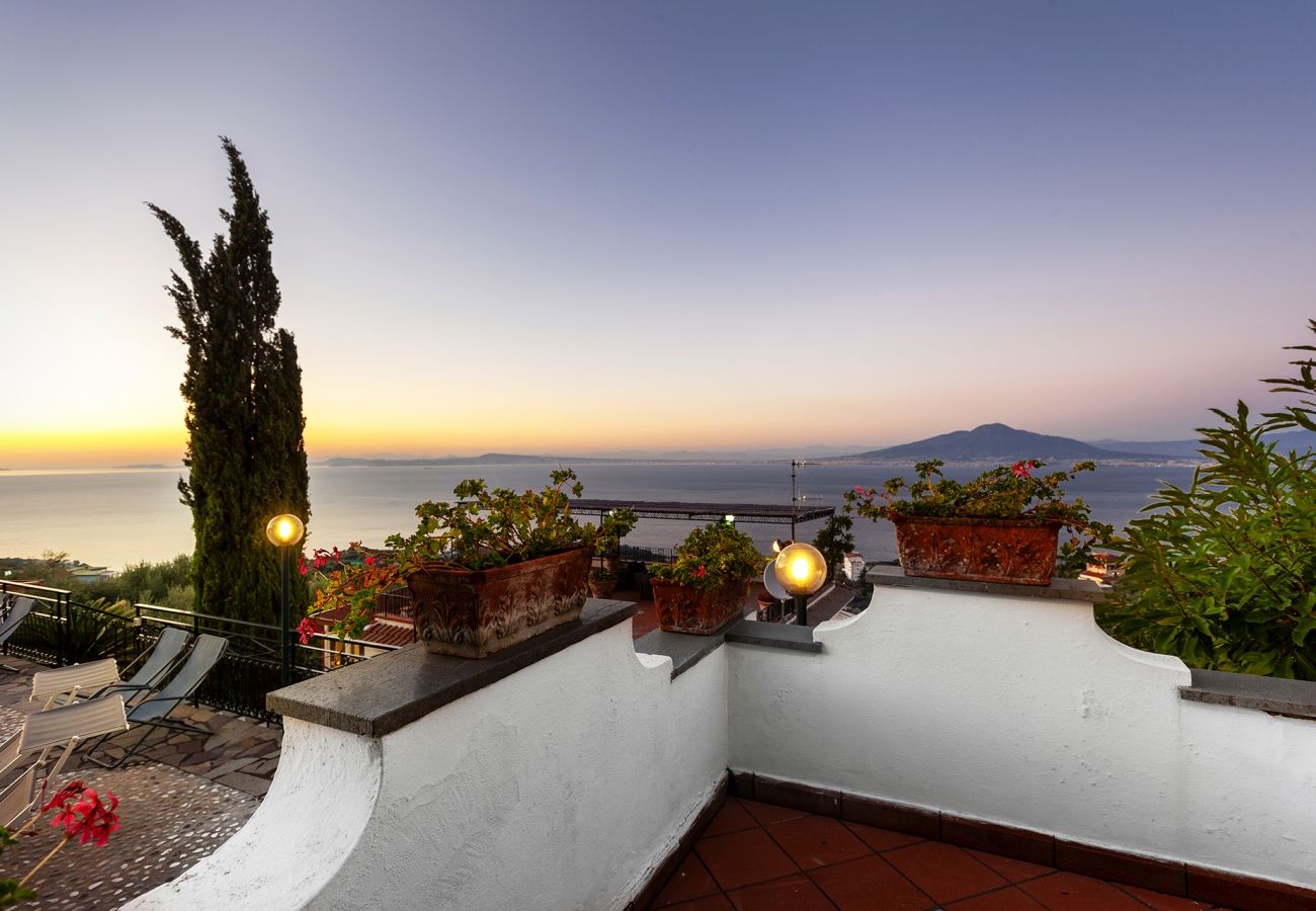 Villa in Sorrento - AMORE RENTALS - Villa Bianca with Private Swimming Pool, Sea View, Terraces, Parking and Barbecue