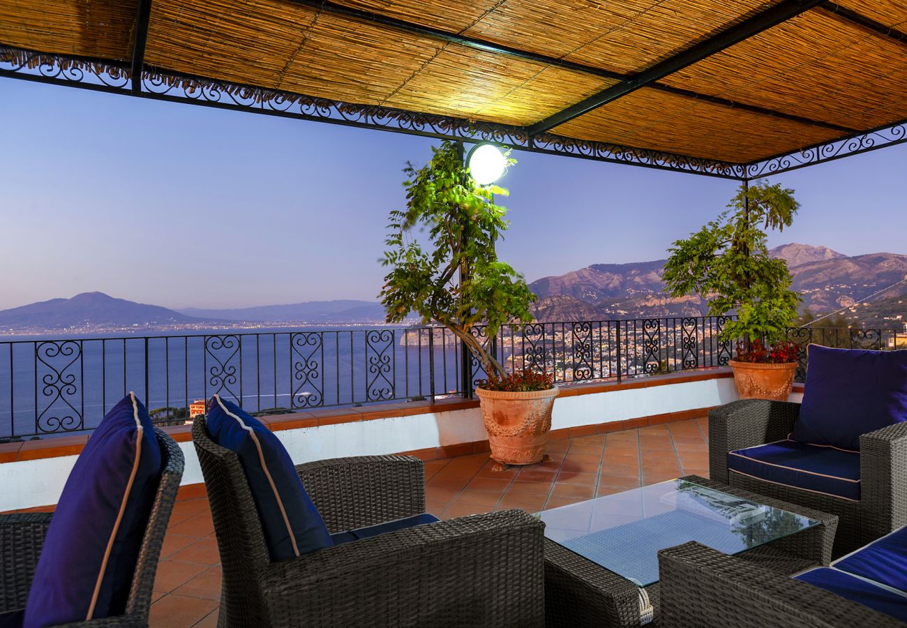 Villa in Sorrento - AMORE RENTALS - Villa Bianca with Private Swimming Pool, Sea View, Terraces, Parking and Barbecue