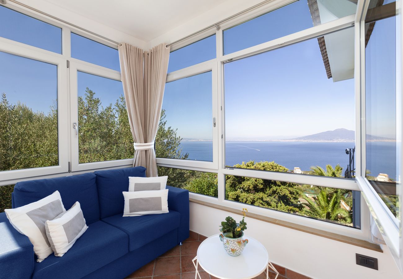 Villa in Sorrento - AMORE RENTALS - Villa Bianca with Private Swimming Pool, Sea View, Terraces, Parking and Barbecue