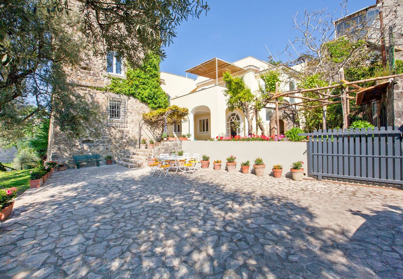 Villa in Massa Lubrense - AMORE RENTALS - Villa Stella with Private Swimming Pool, Sea View, Terraces and Parking