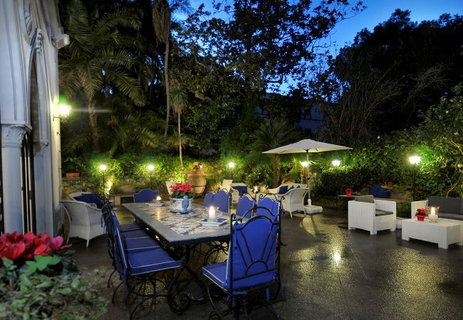 Villa in Sant´Agnello - AMORE RENTALS - Villa Angelo with Private Terraces, Parking and Air Conditioning Villa in Sant´Agnello - AMORE RENTALS - Villa Angelo with Private Terraces, Parking and Air Conditioning