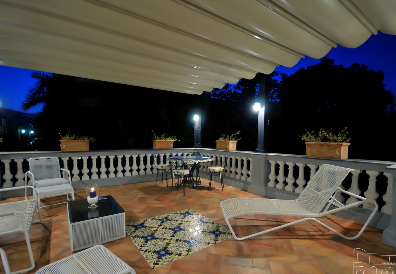 Villa in Sant´Agnello - AMORE RENTALS - Villa Angelo with Private Terraces, Parking and Air Conditioning