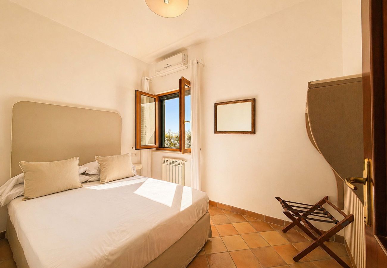 Villa in Sant´Agata sui Due Golfi - AMORE RENTALS - Villa Raffaella with Private Pool and Sea View