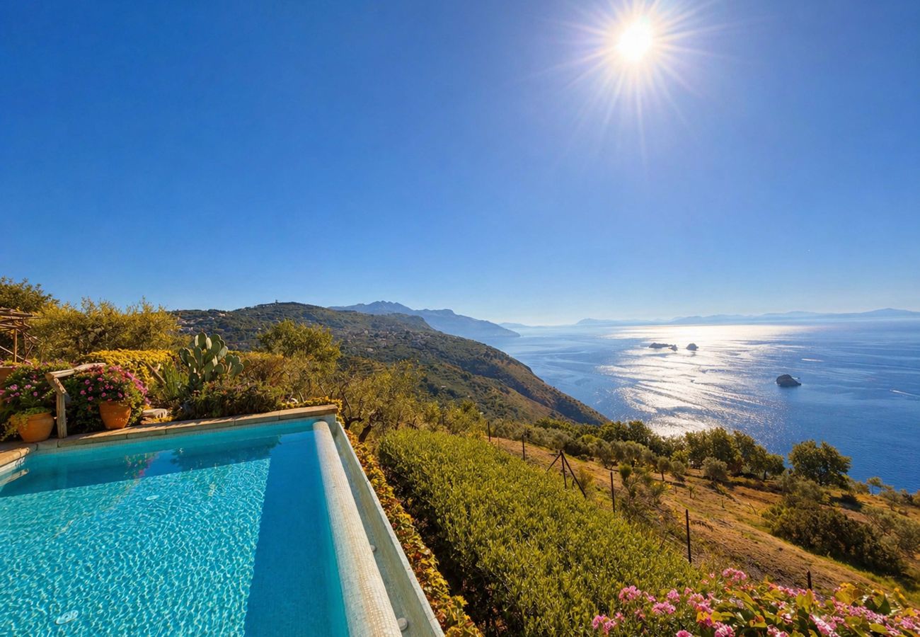 Villa in Sant´Agata sui Due Golfi - AMORE RENTALS - Villa Raffaella with Private Pool and Sea View