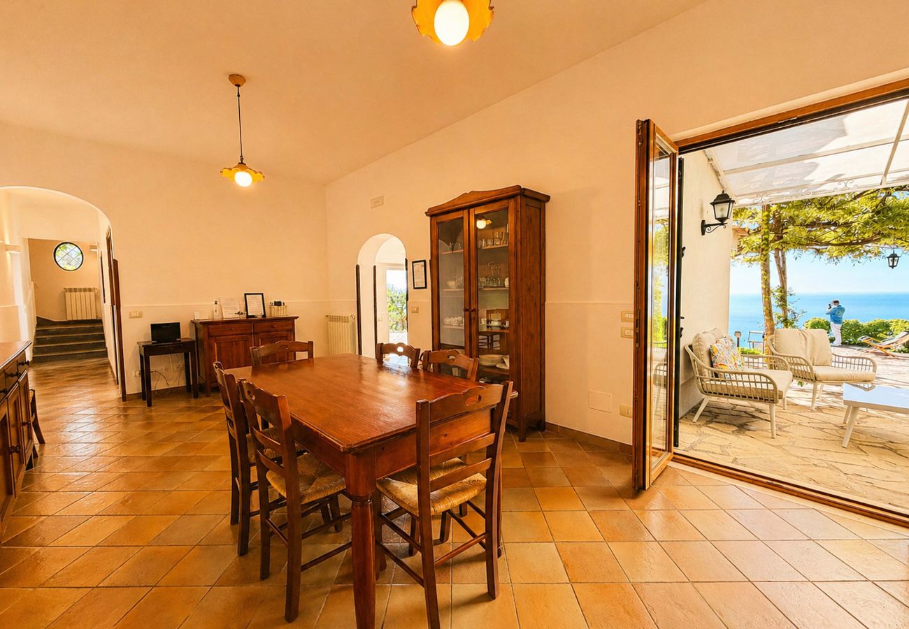 Villa in Sant´Agata sui Due Golfi - AMORE RENTALS - Villa Raffaella with Private Pool and Sea View