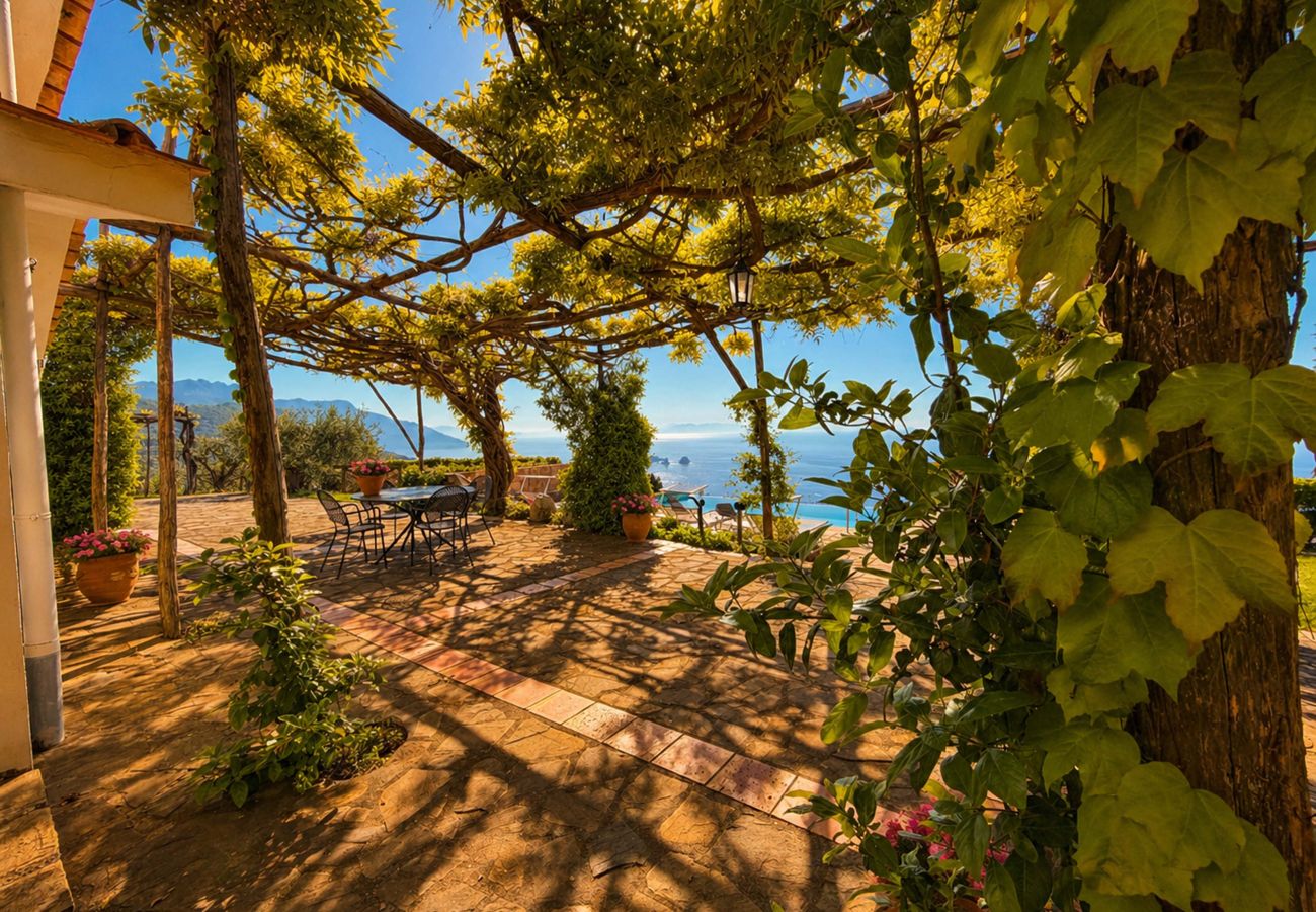 Villa in Sant´Agata sui Due Golfi - AMORE RENTALS - Villa Raffaella with Private Pool and Sea View
