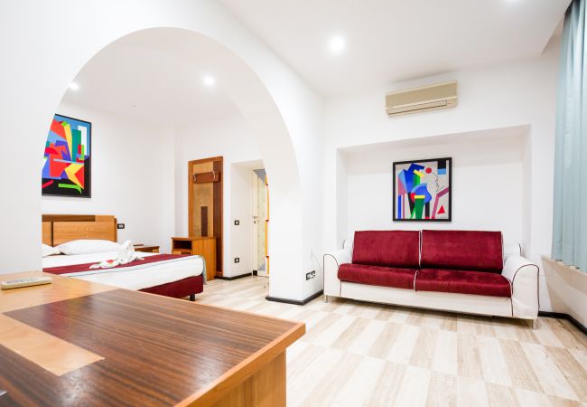 Villa in Sant´Agnello - AMORE RENTALS - Villa Calisto with Private Swimming Pool, Garden, Jacuzzi, Sea view and Parking Villa in Sant´Agnello - AMORE RENTALS - Villa Calisto with Private Swimming Pool, Garden, Jacuzzi, Sea view and Parking