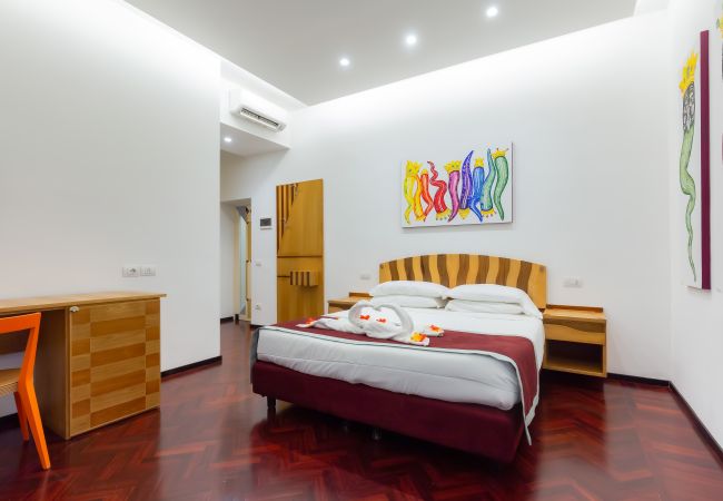 Villa in Sant´Agnello - AMORE RENTALS - Villa Calisto with Private Swimming Pool, Garden, Jacuzzi, Sea view and Parking Villa in Sant´Agnello - AMORE RENTALS - Villa Calisto with Private Swimming Pool, Garden, Jacuzzi, Sea view and Parking