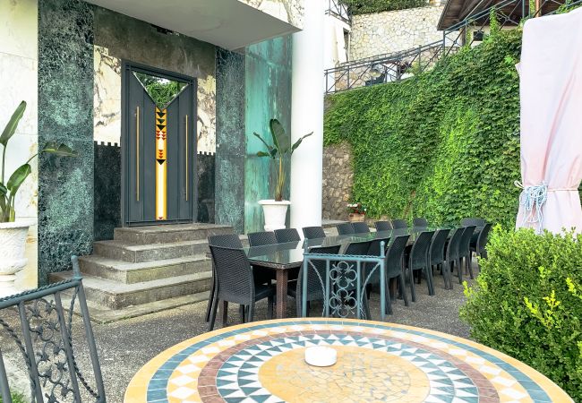 Villa in Sant´Agnello - AMORE RENTALS - Villa Calisto with Private Swimming Pool, Garden, Jacuzzi, Sea view and Parking Villa in Sant´Agnello - AMORE RENTALS - Villa Calisto with Private Swimming Pool, Garden, Jacuzzi, Sea view and Parking