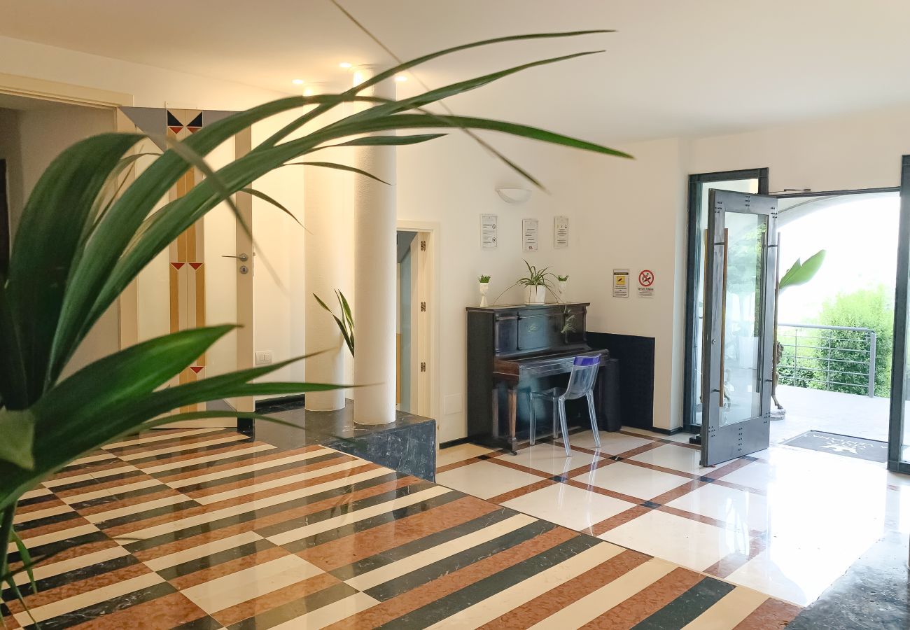 Villa in Sant´Agnello - AMORE RENTALS - Villa Calisto with Private Swimming Pool, Garden, Jacuzzi, Sea view and Parking