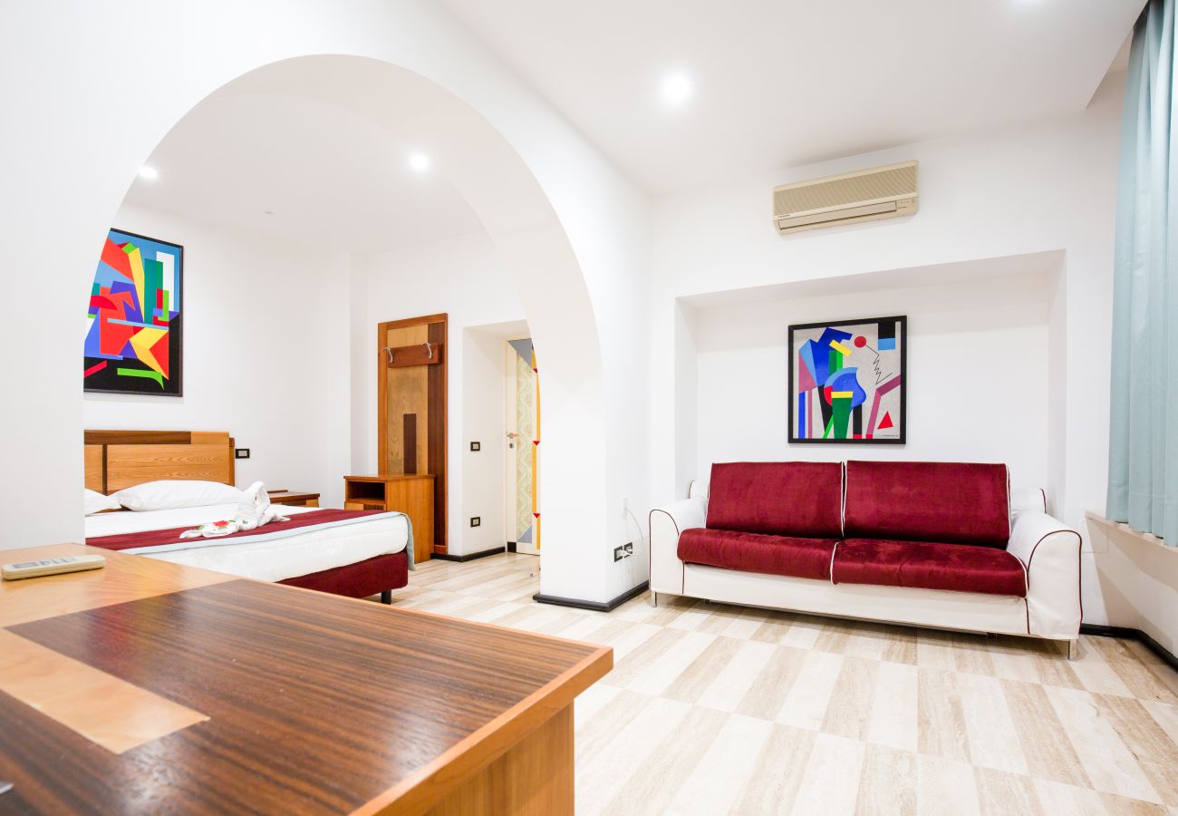 Villa in Sant´Agnello - AMORE RENTALS - Villa Calisto with Private Swimming Pool, Garden, Jacuzzi, Sea view and Parking