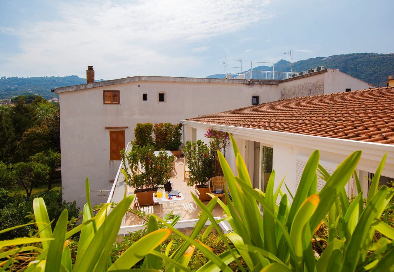 Apartment in Sant´Agnello - AMORE RENTALS - Casa Iommart with Private Terrace, Air Conditioning and Internet Wi-Fi