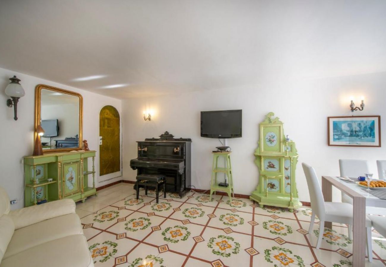 Villa in Praiano - AMORE RENTALS - Villa Isabel with Sea View, Terraces and Internet Wi-Fi