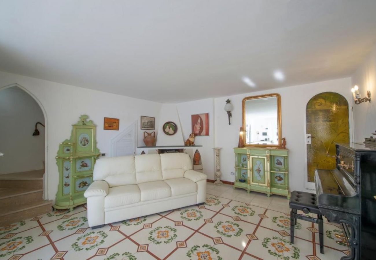 Villa in Praiano - AMORE RENTALS - Villa Isabel with Sea View, Terraces and Internet Wi-Fi