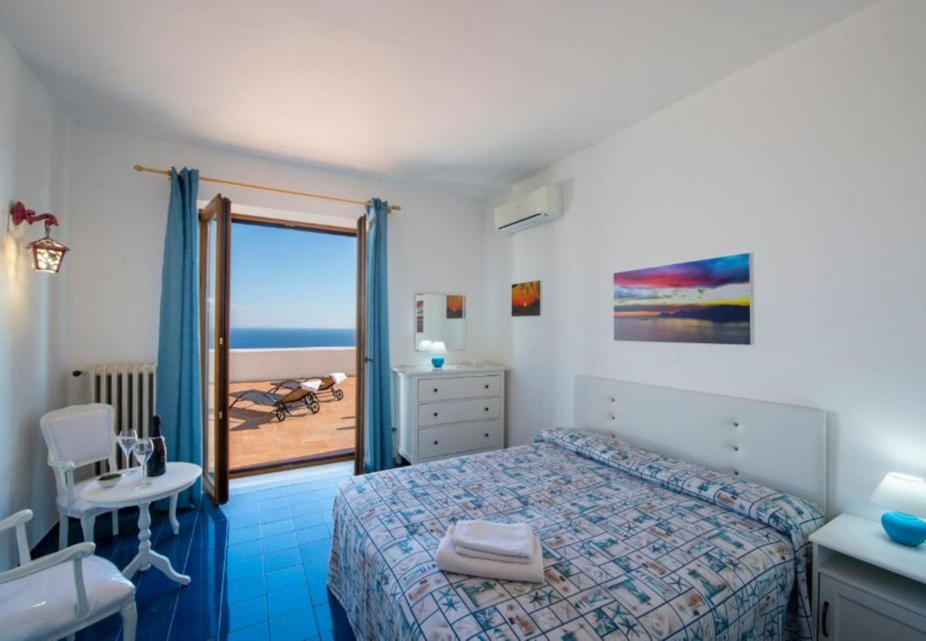 Villa in Praiano - AMORE RENTALS - Villa Isabel with Sea View, Terraces and Internet Wi-Fi