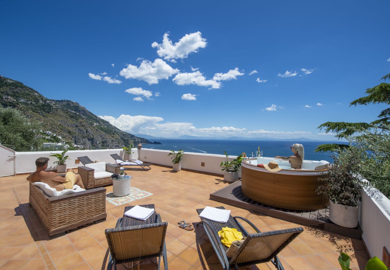 Villa in Praiano - AMORE RENTALS - Villa Isabel with Sea View, Terraces and Internet Wi-Fi