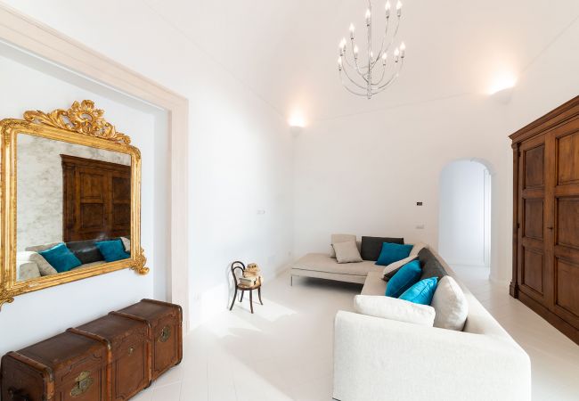 Villa in Amalfi - AMORE RENTALS - Palazzo della Storia with Sea View, Jacuzzi, Terraces, Breakfast and Air Conditioning Villa in Amalfi - AMORE RENTALS - Palazzo della Storia with Sea View, Jacuzzi, Terraces, Breakfast and Air Conditioning