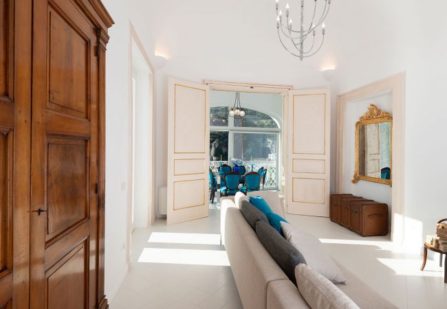 Villa in Amalfi - AMORE RENTALS - Palazzo della Storia with Sea View, Jacuzzi, Terraces, Breakfast and Air Conditioning Villa in Amalfi - AMORE RENTALS - Palazzo della Storia with Sea View, Jacuzzi, Terraces, Breakfast and Air Conditioning