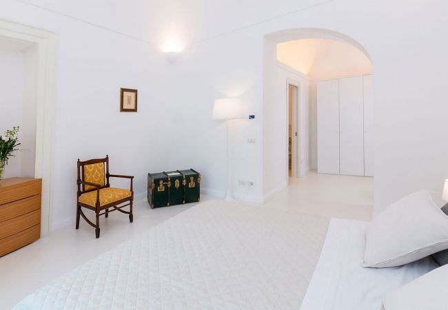 Villa in Amalfi - AMORE RENTALS - Palazzo della Storia with Sea View, Jacuzzi, Terraces, Breakfast and Air Conditioning Villa in Amalfi - AMORE RENTALS - Palazzo della Storia with Sea View, Jacuzzi, Terraces, Breakfast and Air Conditioning