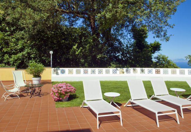 Villa in Sorrento - AMORE RENTALS -Villa Eva with Swimming Pool, SPA, Terraces, Sea View, Parking and Air Conditioning