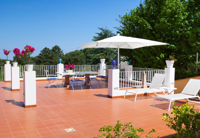 Villa in Sorrento - AMORE RENTALS -Villa Eva with Swimming Pool, SPA, Terraces, Sea View, Parking and Air Conditioning Villa in Sorrento - AMORE RENTALS -Villa Eva with Swimming Pool, SPA, Terraces, Sea View, Parking and Air Conditioning