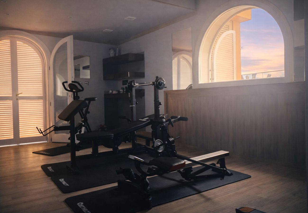 Villa in Sorrento - AMORE RENTALS -Villa Eva with Swimming Pool, SPA, Terraces, Sea View, Parking and Air Conditioning