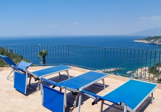 Villa/Dettached house in Massa Lubrense - AMORE RENTALS - Villa Lobra with Private Swimming Pool, Sea View, Terraces and Free Parking