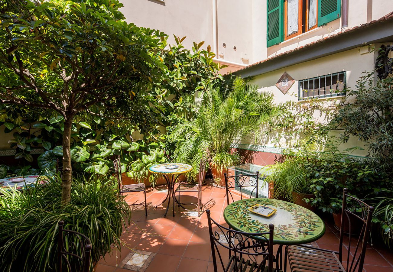 Apartment in Sorrento - AMORE RENTALS -  Appartamento Elisa D with Shared Terrace, Air Conditioning and Internet Wi-Fi