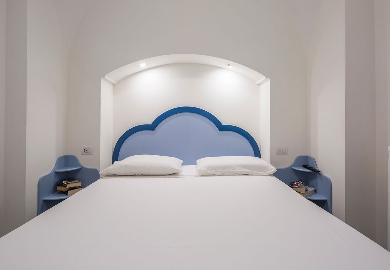 Apartment in Sorrento - AMORE RENTALS -  Appartamento Elisa D with Shared Terrace, Air Conditioning and Internet Wi-Fi