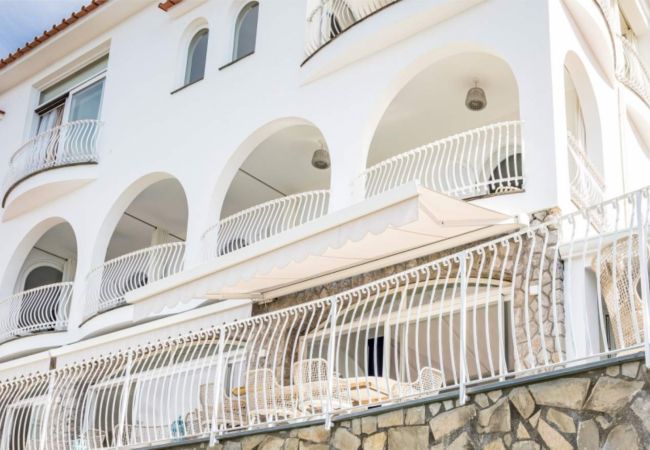 Villa in Massa Lubrense - AMORE RENTALS - Villa dei Sogni with Private Swimming Pool, Sea View, Parking and Air Conditioning Villa in Massa Lubrense - AMORE RENTALS - Villa dei Sogni with Private Swimming Pool, Sea View, Parking and Air Conditioning